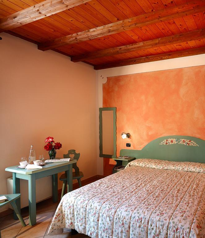 Agriturismo Roeno Belluno Veronese ภายนอก รูปภาพ